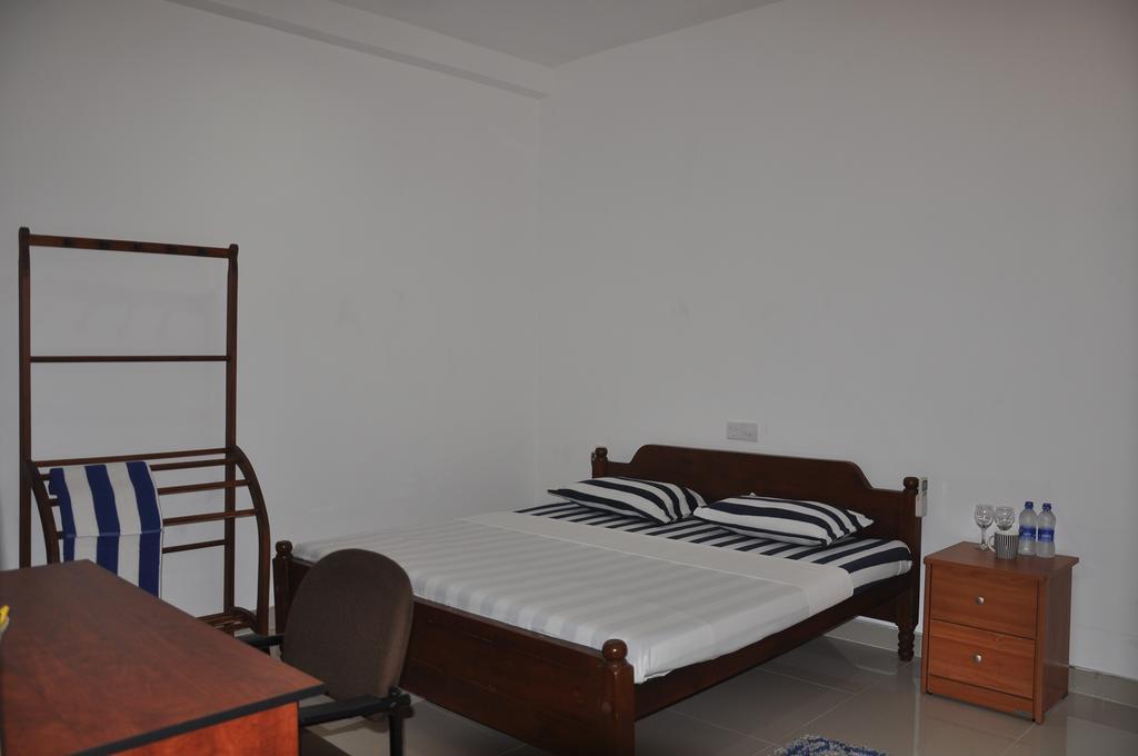 The Fence Bed & Breakfast Бентота Екстериор снимка